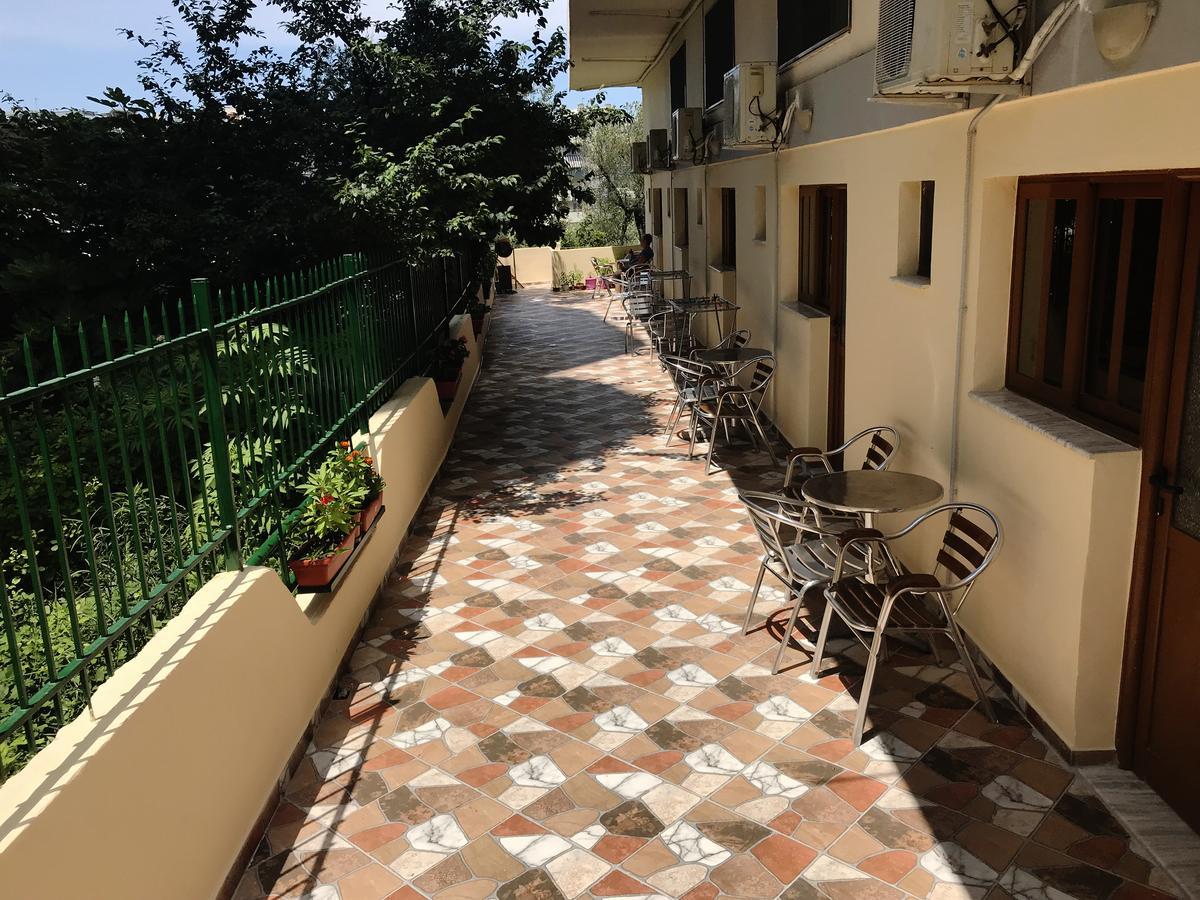 Flutura Apartments Vlorë Buitenkant foto